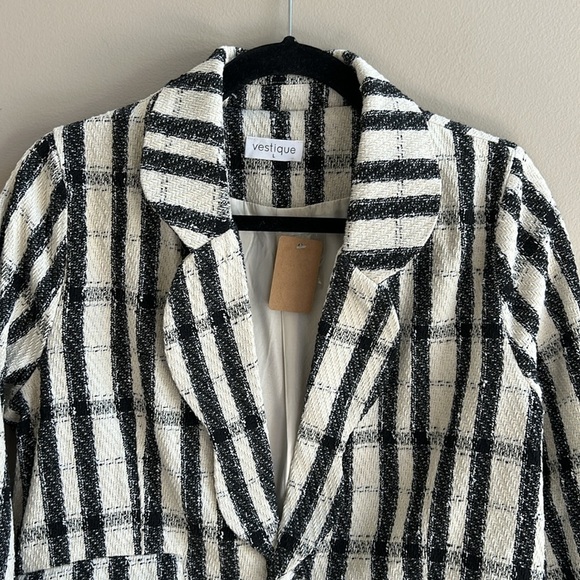 Vestique Becca Plaid Cropped Blazer Black Cream Scalloped NWT Size Medium - Picture 2 of 12
